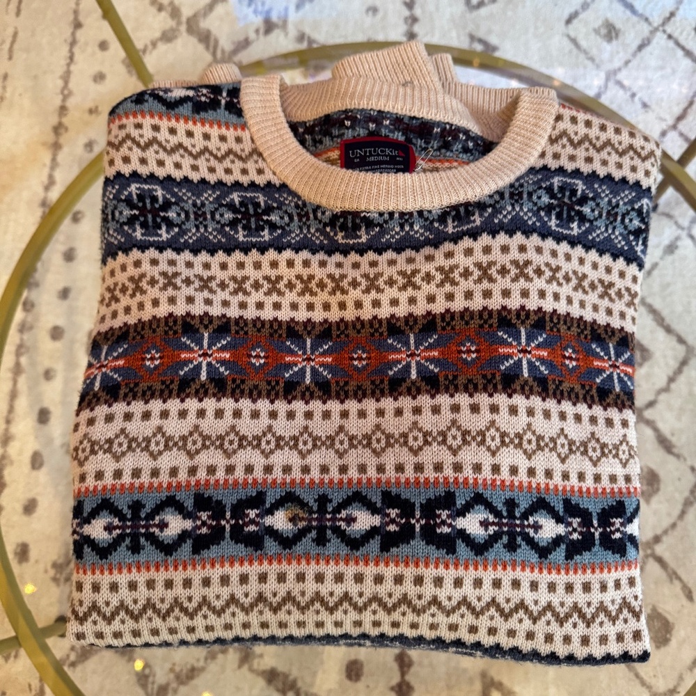 Sweater Untuckit